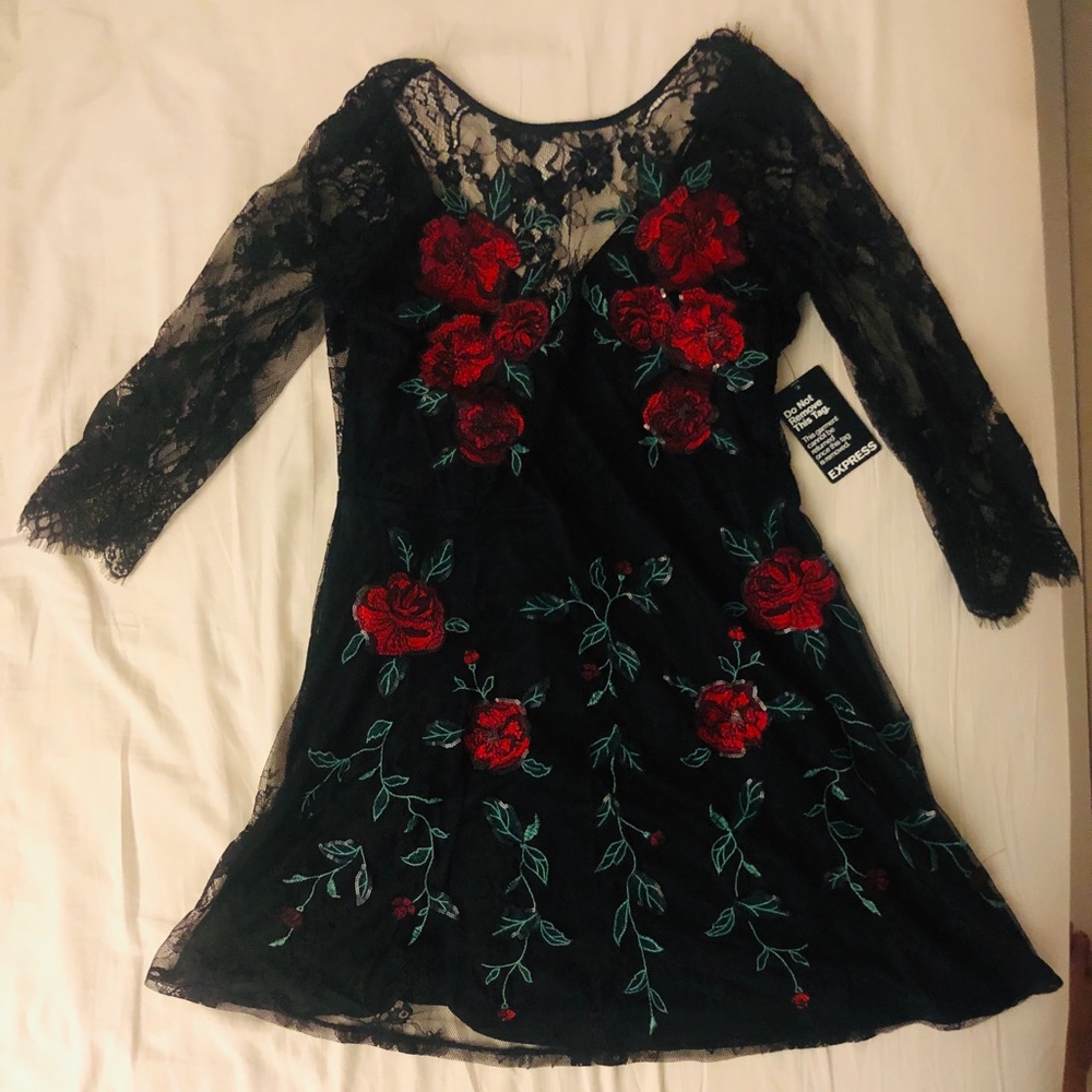 Express Black Lace Dress With Red Rose Embroidery